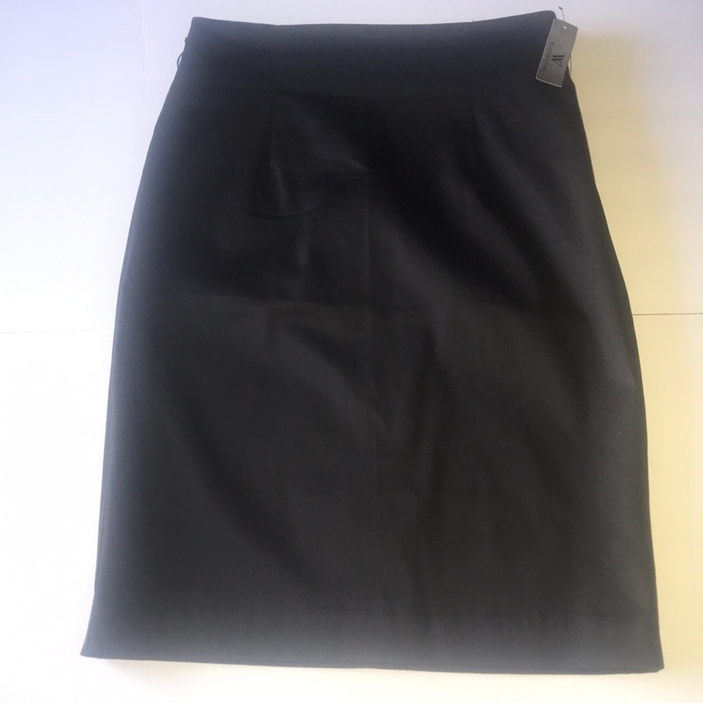 New Black Sateen Skirt Size 10